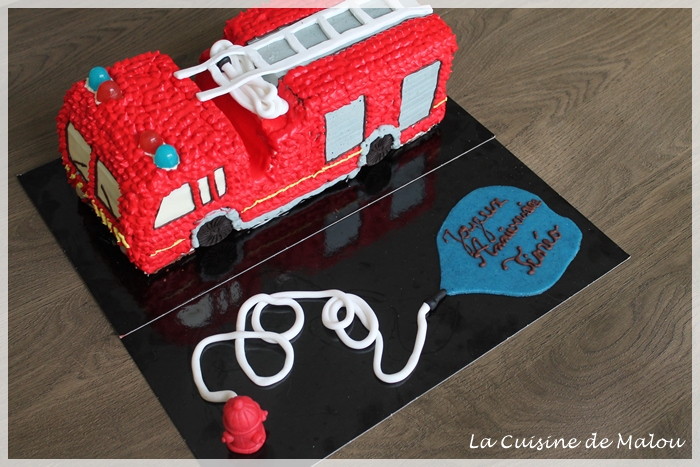 tutoriel-camion-pompier-gâteau-firetruck-cake
